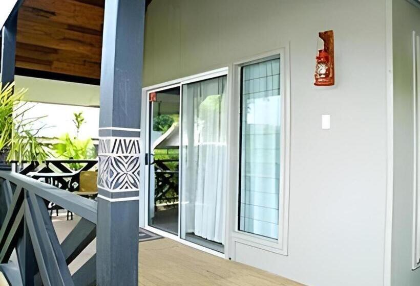 استراحتگاه Orator Hotel Samoa