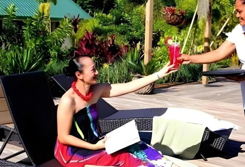 استراحتگاه Orator Hotel Samoa