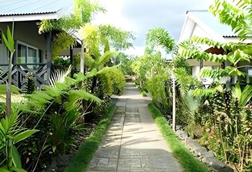 استراحتگاه Orator Hotel Samoa