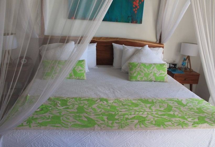 Toto Blue Hotel Boutique