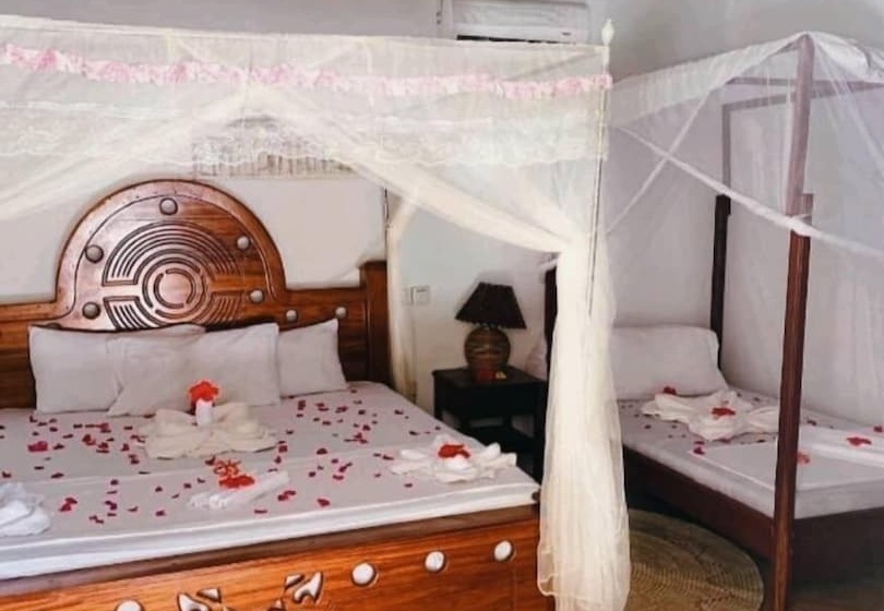 فندق Menai Bay Beach Bungalows