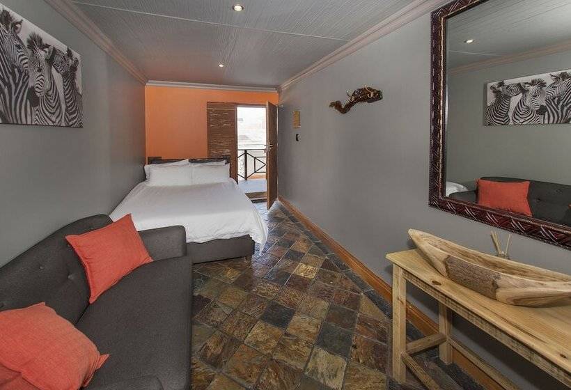 Общежитие Lungile Backpackers Lodge