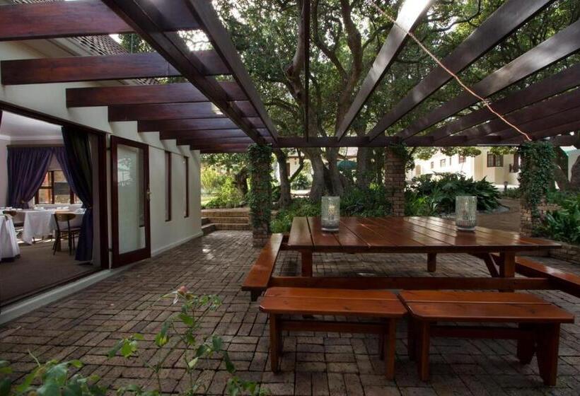 تختخواب و صبحانه Milkwood Lodge