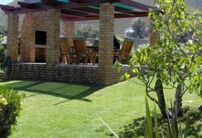 تختخواب و صبحانه Milkwood Lodge