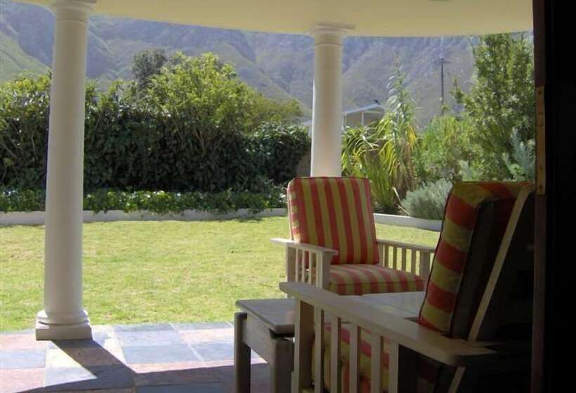 تختخواب و صبحانه Milkwood Lodge