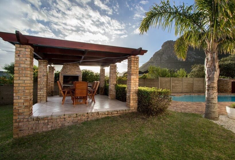 تختخواب و صبحانه Milkwood Lodge