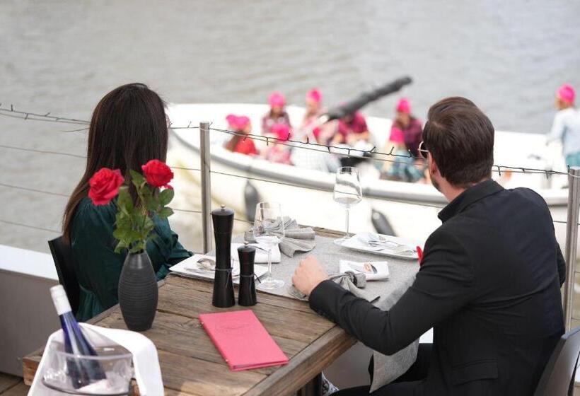 호텔 Restaurant Brasserie Feestzaal Ahoi, Kortrijk