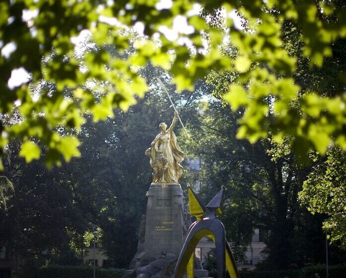 호텔 Restaurant Brasserie Feestzaal Ahoi, Kortrijk
