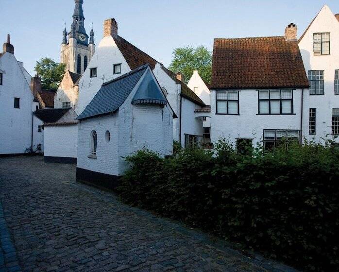 ホテル Restaurant Brasserie Feestzaal Ahoi, Kortrijk