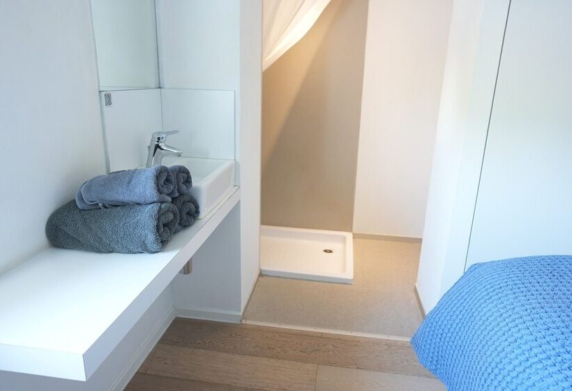 ホテル Restaurant Brasserie Feestzaal Ahoi, Kortrijk