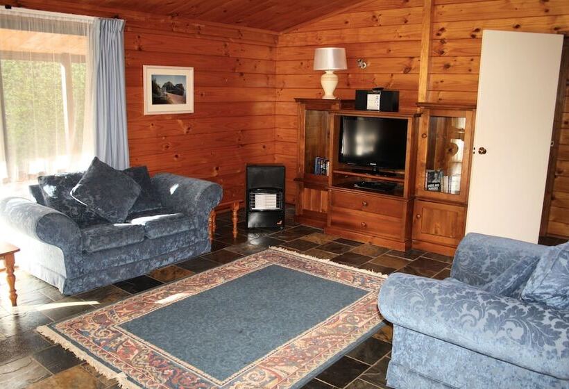 Dii Elduu House & Cottage