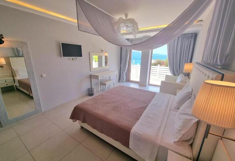 Enjoy Lichnos Bay Village, Camping, Hotel & Apartments