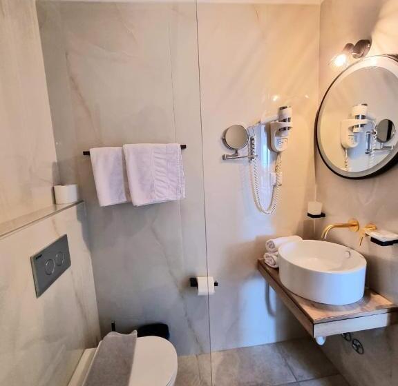 Enjoy Lichnos Bay Village, Camping, Hotel & Apartments