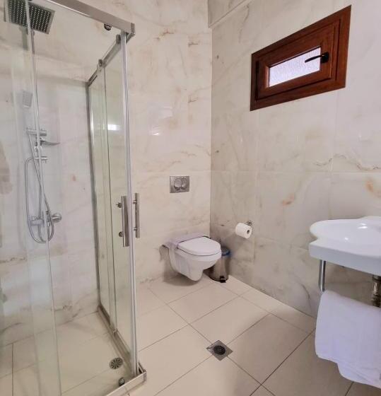 Enjoy Lichnos Bay Village, Camping, Hotel & Apartments