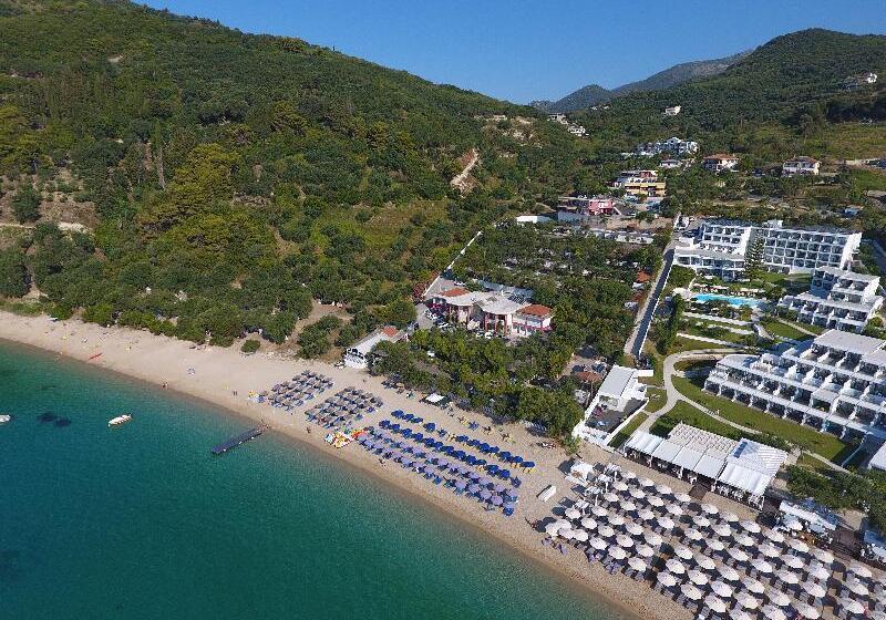 Enjoy Lichnos Bay Village, Camping, Hotel & Apartments