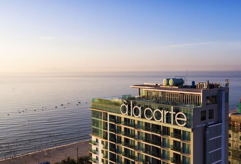 هتل A La Carte Da Nang Beach