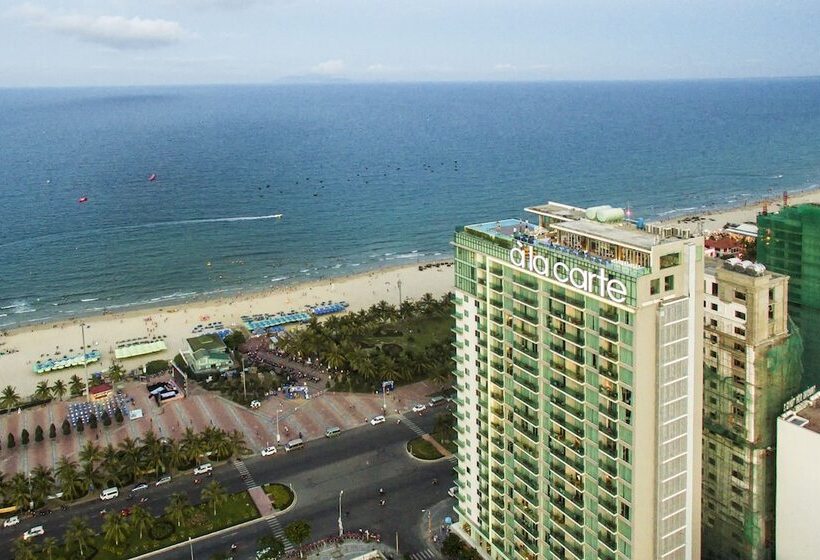 هتل A La Carte Da Nang Beach