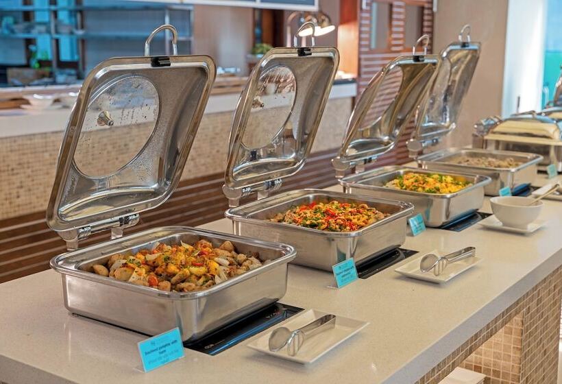 هتل A La Carte Da Nang Beach