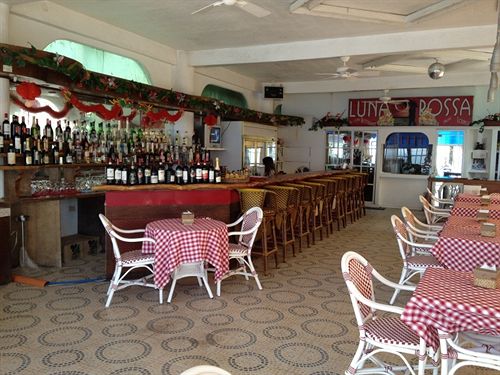 هتل Alla Luna Rossa Beach