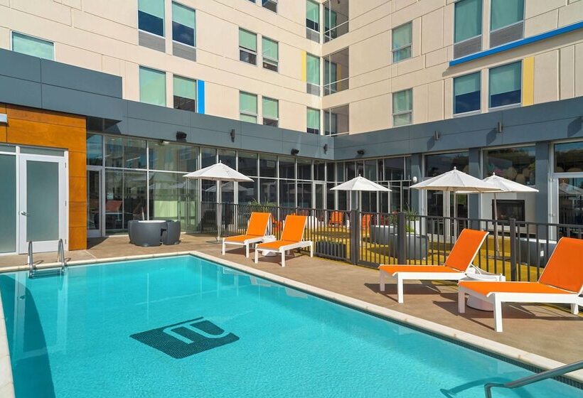 בית מלון כפרי Aloft College Station