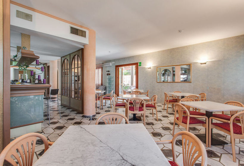 ホテル Ambasciatori