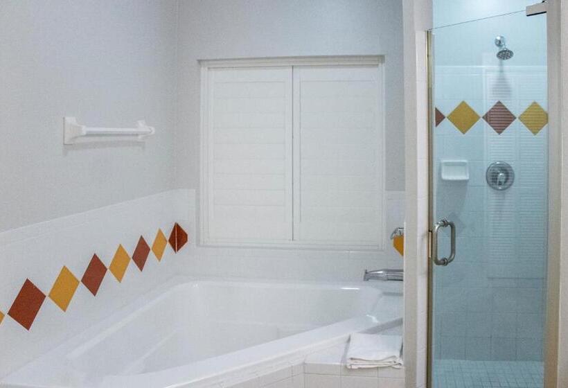 Отель Barefoot N Resort