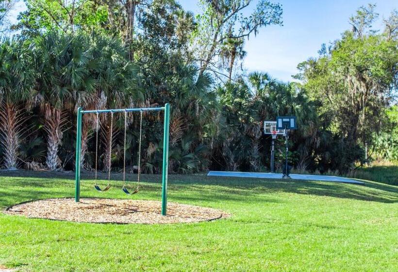 Отель Barefoot N Resort