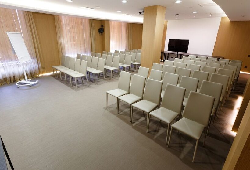 Berds Chisinau Mgallery Hotel Collection