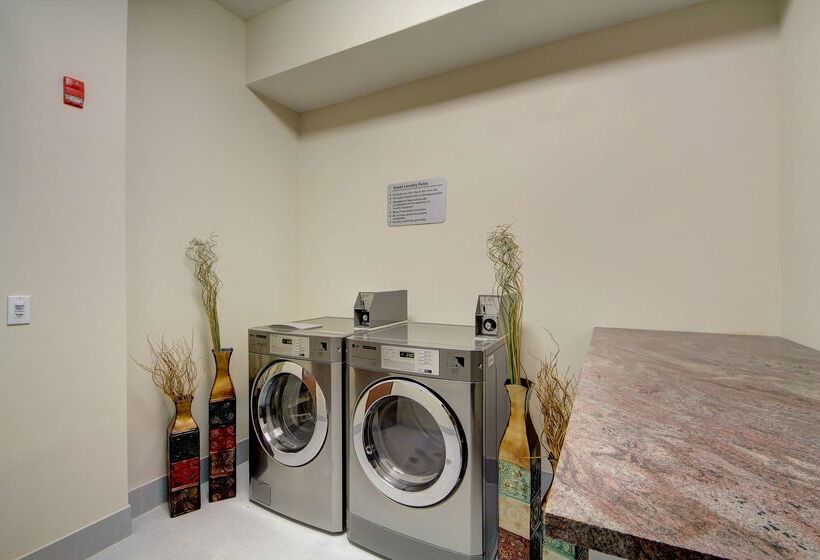 בית מלון כפרי Best Western Plus Inn Of Muskogee