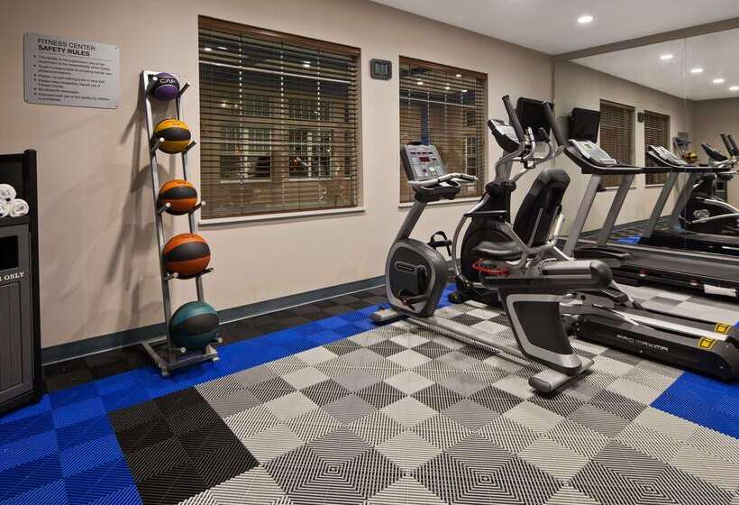 בית מלון כפרי Best Western Plus Inn Of Muskogee