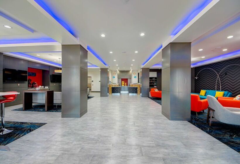 בית מלון כפרי Best Western Plus Inn Of Muskogee