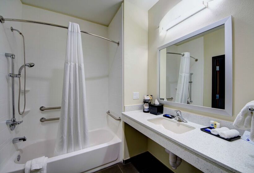 בית מלון כפרי Best Western Plus Inn Of Muskogee