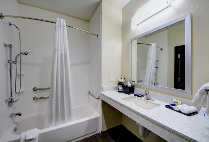 בית מלון כפרי Best Western Plus Inn Of Muskogee