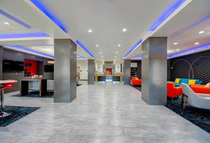 בית מלון כפרי Best Western Plus Inn Of Muskogee