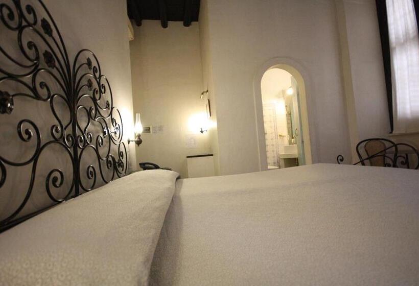 בית מלון כפרי Cherubini