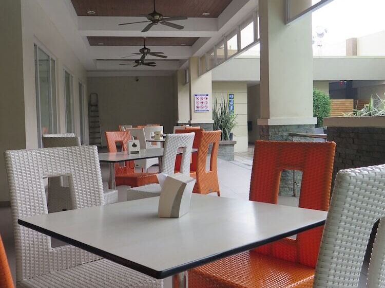 هتل Circle Inn  Iloilo City Center