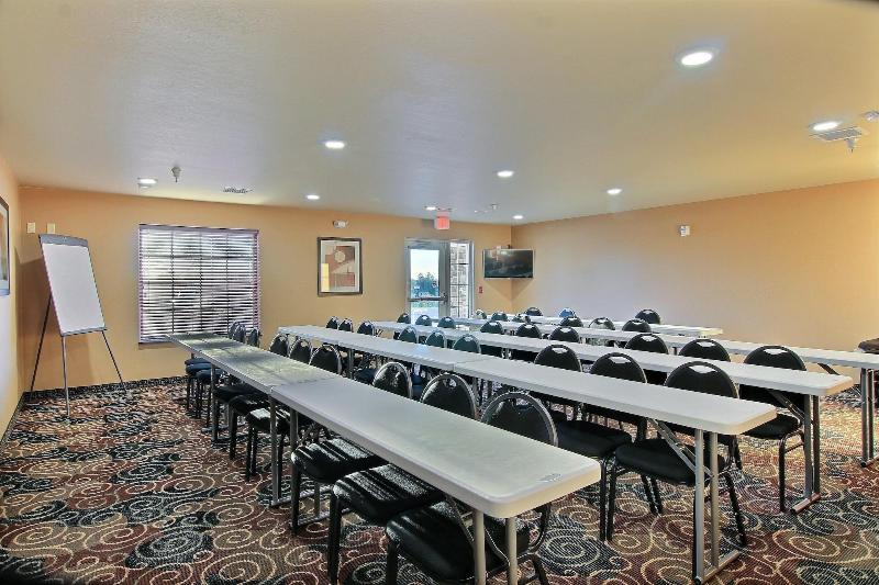 Cobblestone Hotel & Suites   Beulah