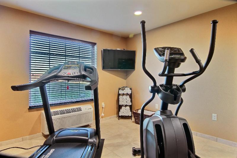 Cobblestone Hotel & Suites   Beulah