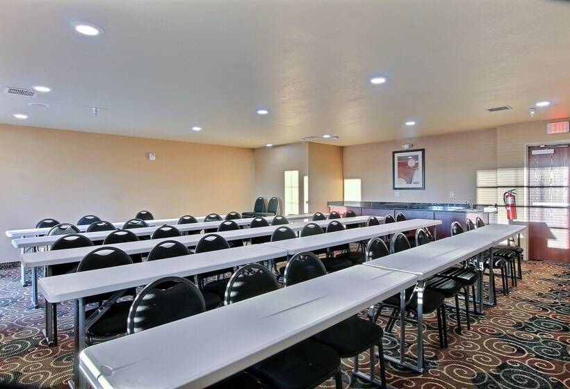 Cobblestone Hotel & Suites   Beulah