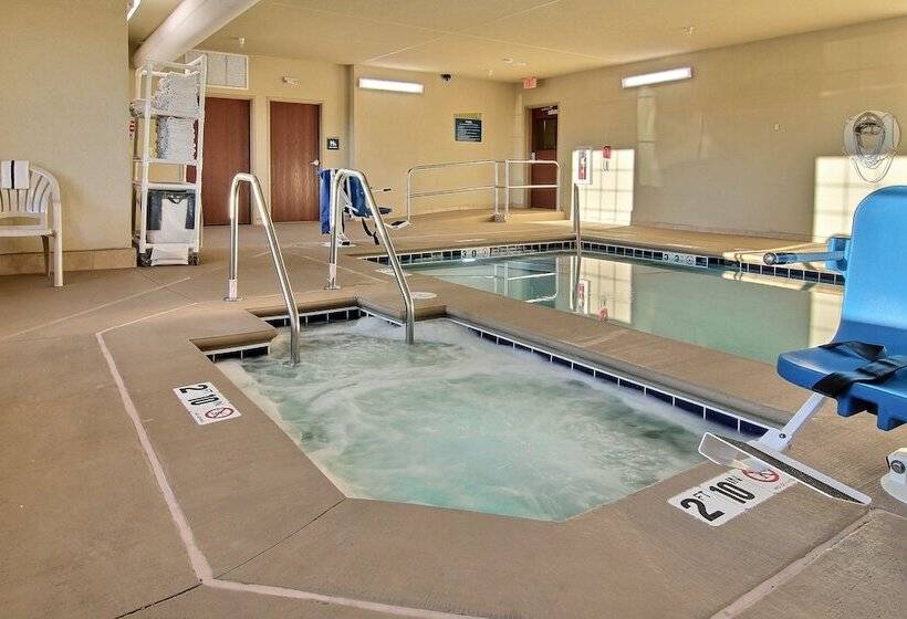 Cobblestone Hotel & Suites   Beulah