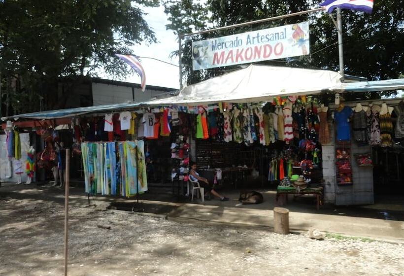 בית מלון כפרי Colono Beach