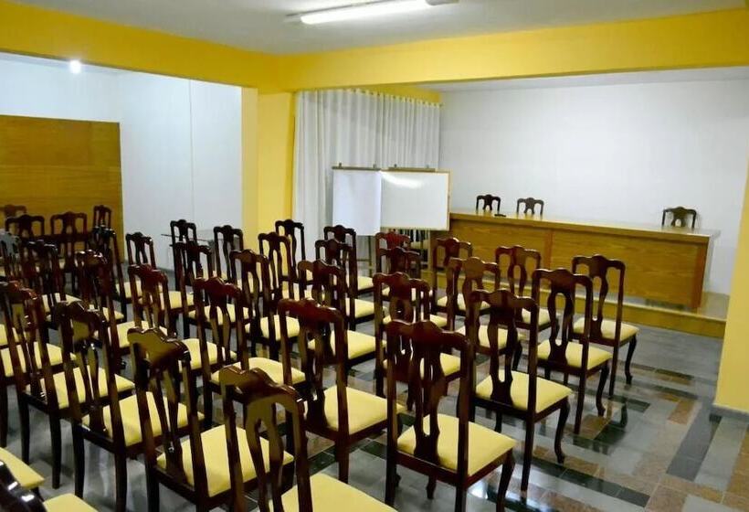 酒店 Condall Palace