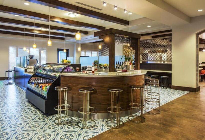 Отель Courtyard By Marriott Anaheim Theme Park Entrance