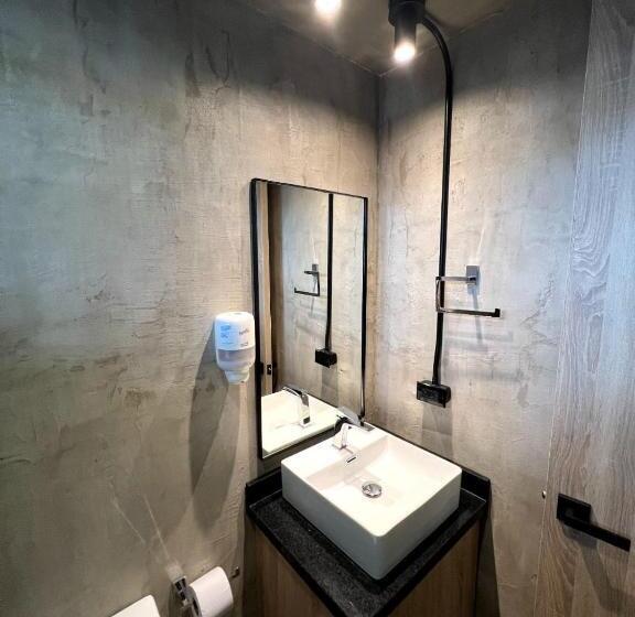 בית מלון כפרי D  Leon