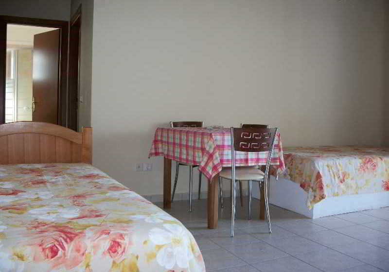 בית מלון כפרי Dioni Studios & Apartments