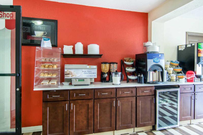 ホテル Econo Lodge Weldon  Roanoke Rapids