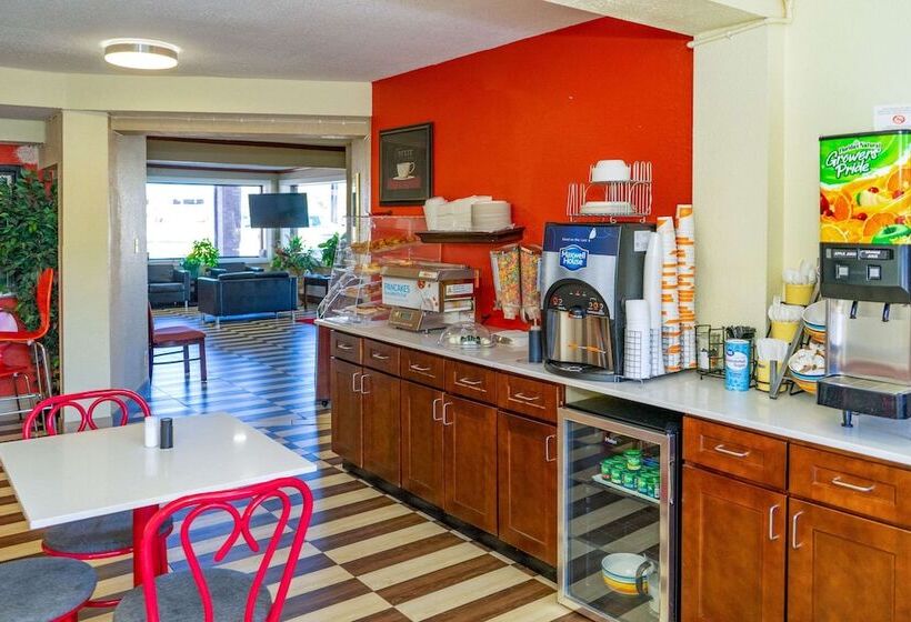 ホテル Econo Lodge Weldon  Roanoke Rapids