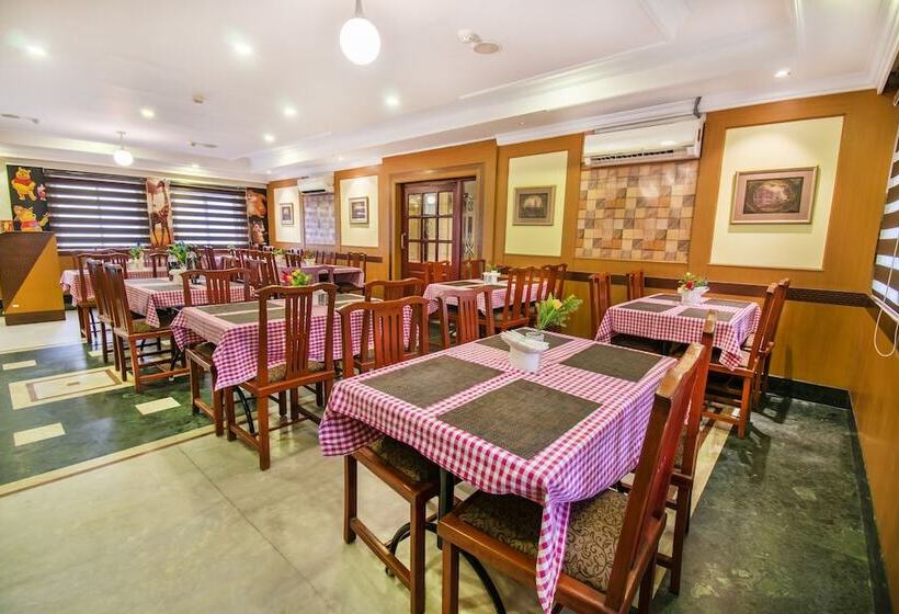 Fabhotel Metro Manor Central Station