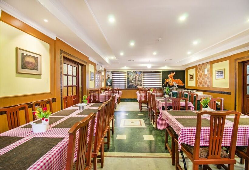 Fabhotel Metro Manor Central Station