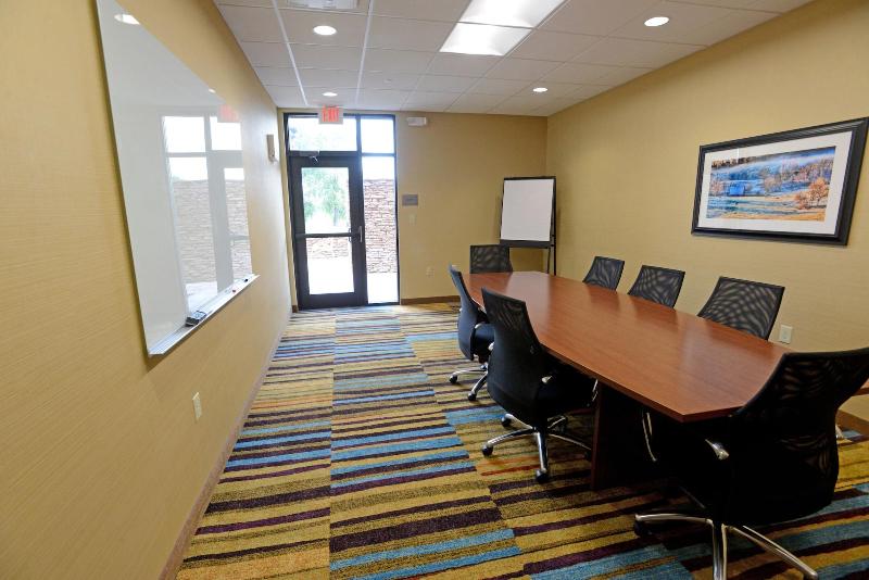 Отель Fairfield Inn & Suites By Marriott Bowling Green